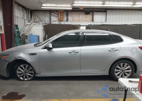 2016 Kia Optima Ex z USA, uszkodzony, nr VIN 5XXGU4L39GG118461